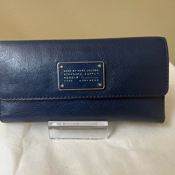 Marc Jacobs Handbags - Marc Jacobs Dark Navy Leather Wallet EUC